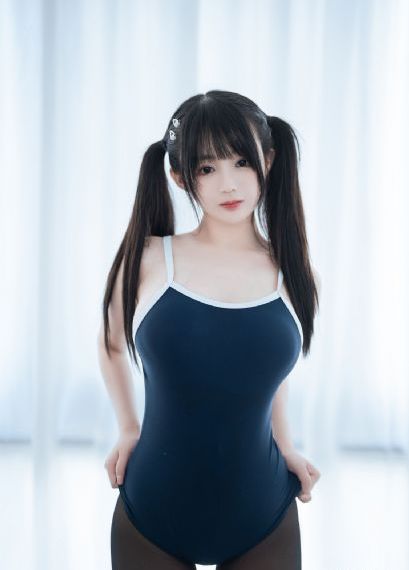 月半爱丽丝_BD英语免费观看