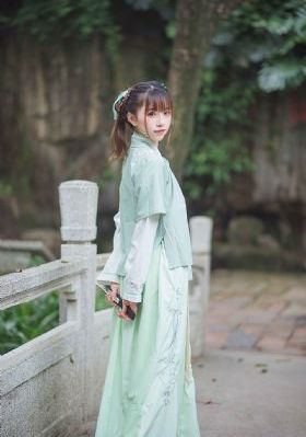 嗯哈啊h_爱奇艺VIP神马影院手机在线