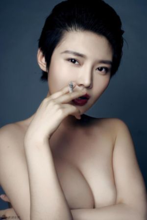一边摸进内裤一边亲视频_在线免费观看电视剧